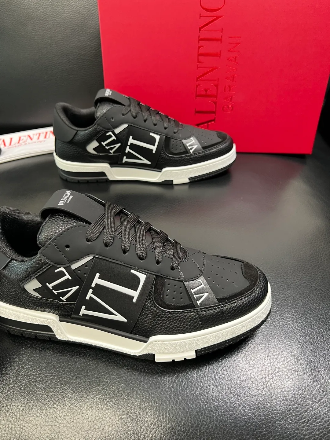 Men's shoes 💰660 VALENTINO High quality top craftsmanship Valentino, sports sneakers counter synchronization, uppers imported from Italy, high-quality splicing colorful complex crafts, imported cowhide lining soft and comfortable, soles: original soles specially provided by the original factory, T men's shoes 💰U exclusive movable molded soles super comfortable, original factory and single goods, welcome to compare, couple size 39-44 (customized 45)